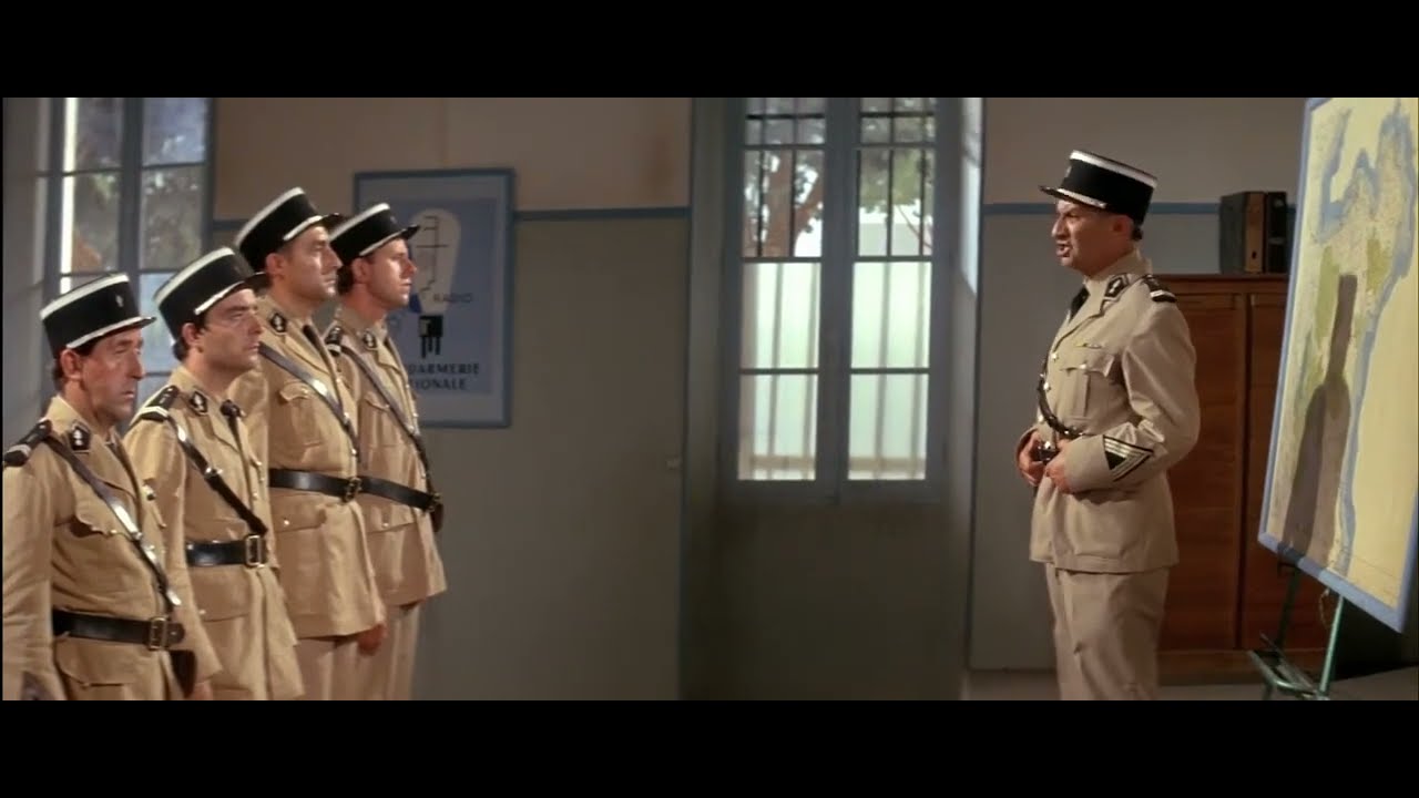 Le Gendarme de Saint -Tropez (1964) // Une poule sur un mur (Louis de Funès)