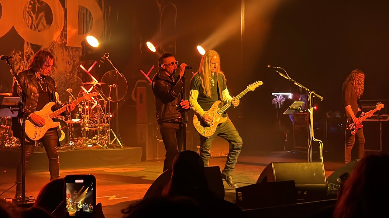 Jerry Cantrell – “Down in a Hole” Live in Seattle at The Moore Theatre 4K
