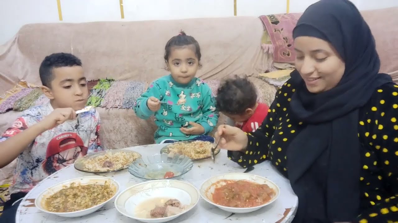 تحدي اكل لمه على طواجن باميه باللحمه الموزه وسبانخ باللحمه الموزه ورز  عملت اقوى مقلب في احمد😂