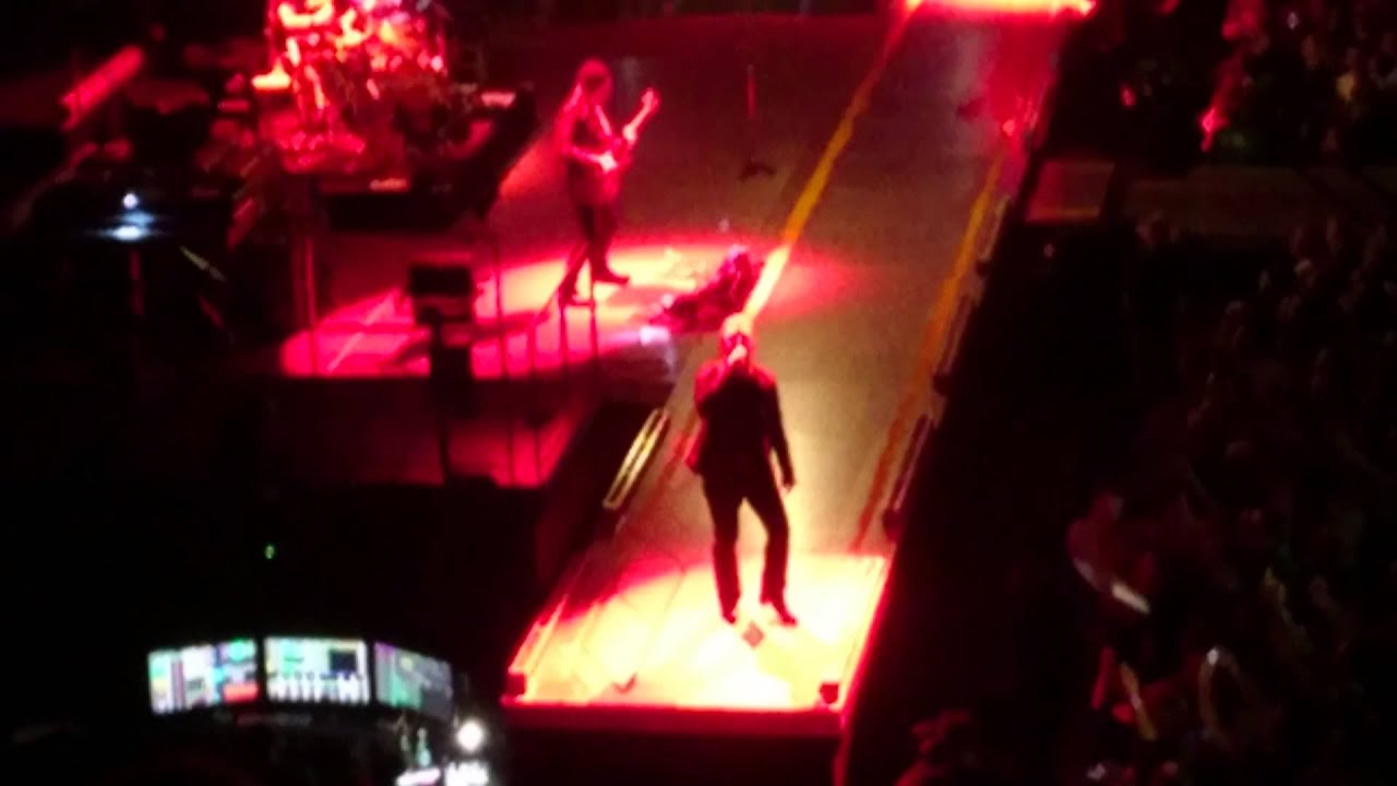 Opening U2 concert 9 september 2015 Ziggo Dome