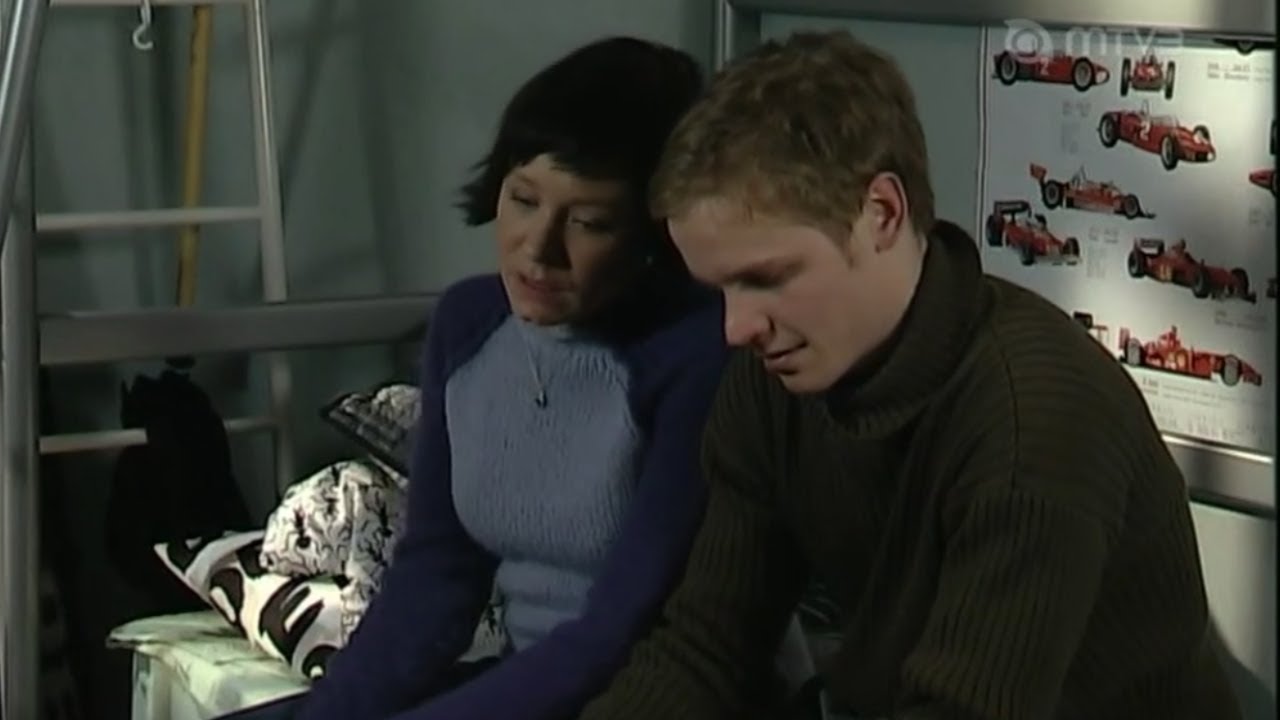 Salkkarit - Heli ja Teresa & Heli kertoo Saulille olevansa lesbo 3 (2005)