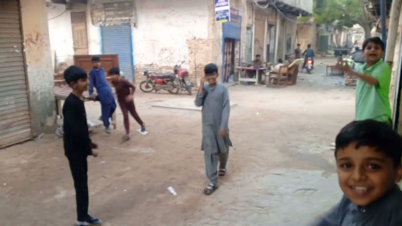 Hashir playing game with friends 