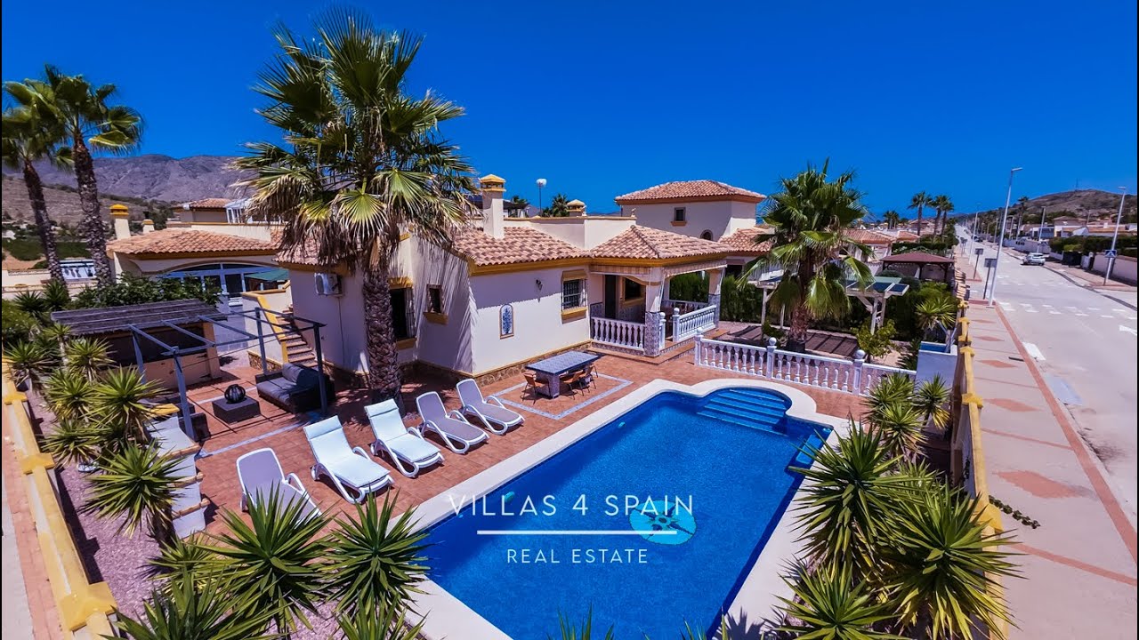 3 Bed 2 Bath Villa with Private Pool and Parking in Hondon de los Frailes, Alicante - 259.950€
