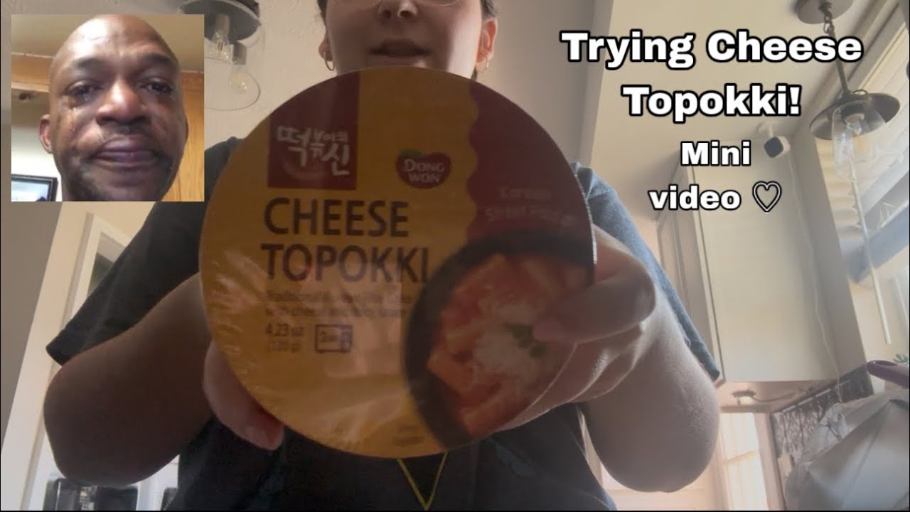 Trying Spicy Cheese Topokki! (Spoiler: it wasn’t good) || Mini Vid