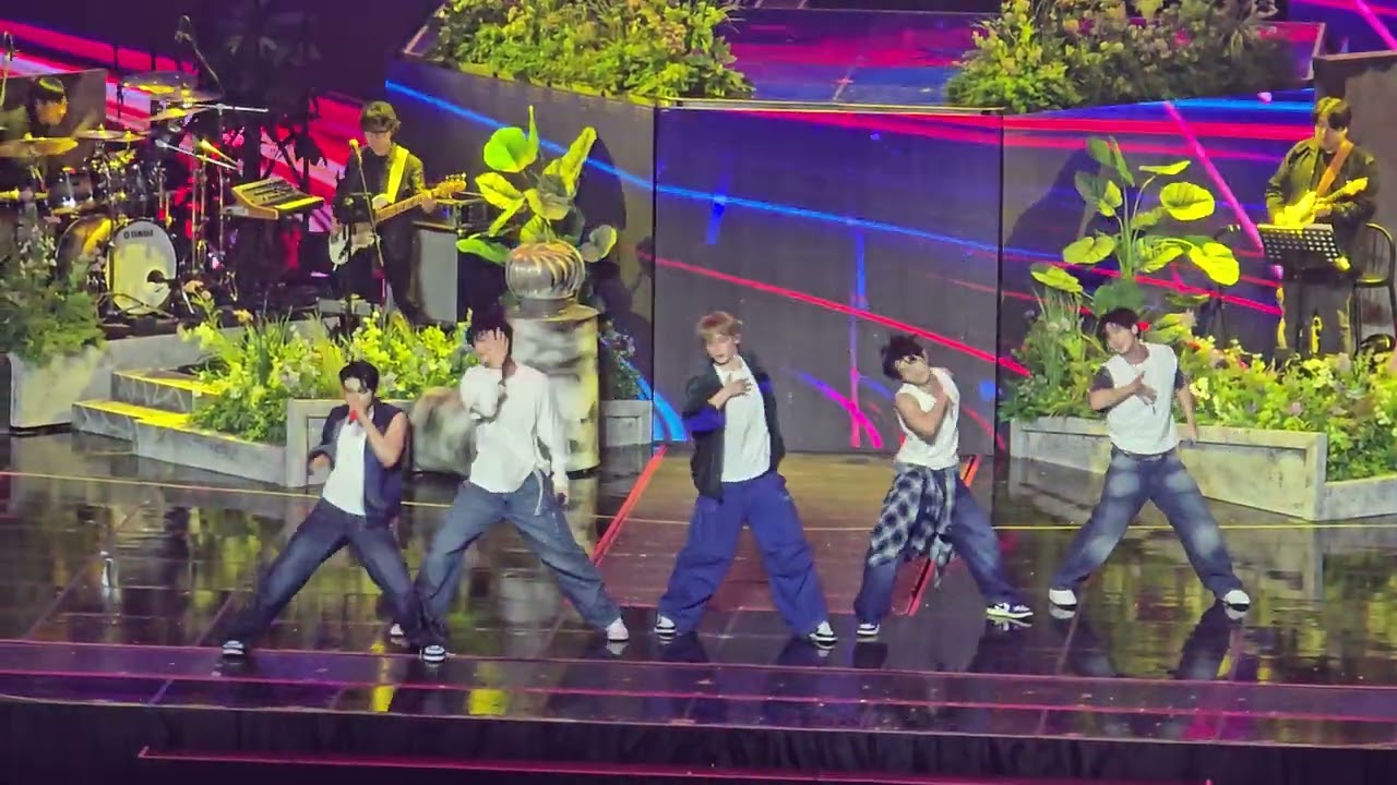 TXT - DANGER [WEVERSE CON FESTIVAL 2025]