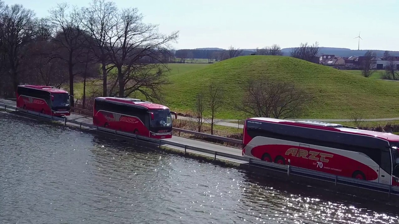 Arzt Reisen - die Busflotte in Fahrt
