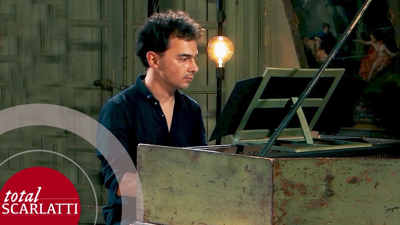 Scarlatti Sonatas by François Guerrier | Château d’Assas (12/32)