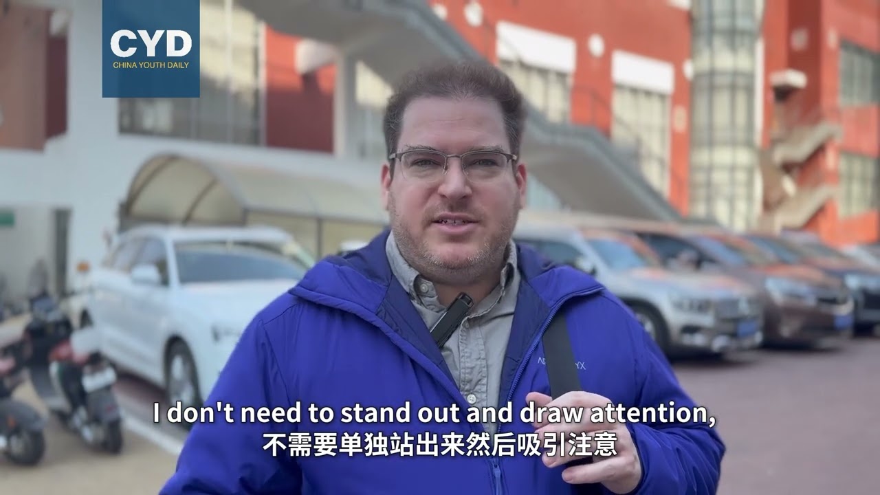 WOW China | From Influencer to University Lecturer &mdash; Jamie Mulholland: They're both me