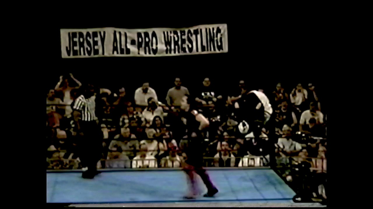 Deranged vs Ghost Shadow (Pro Debut) | JAPW | 08/18/2001