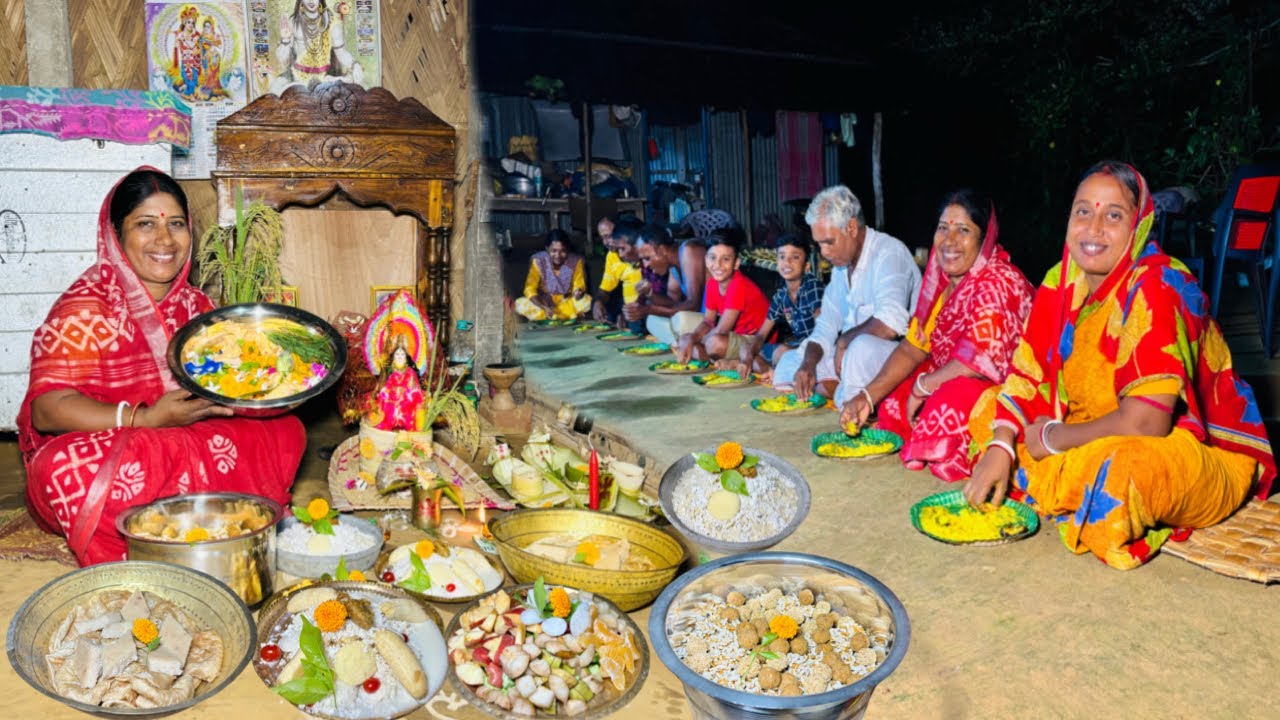 আজ মা বাড়িতে কোজাগরী লক্ষ্মী পুজো করলো। পুজোর পর সবাই মিলে একসাথে খিচুড়ি খাওয়া—সত্যিই মন ভরে গেল।