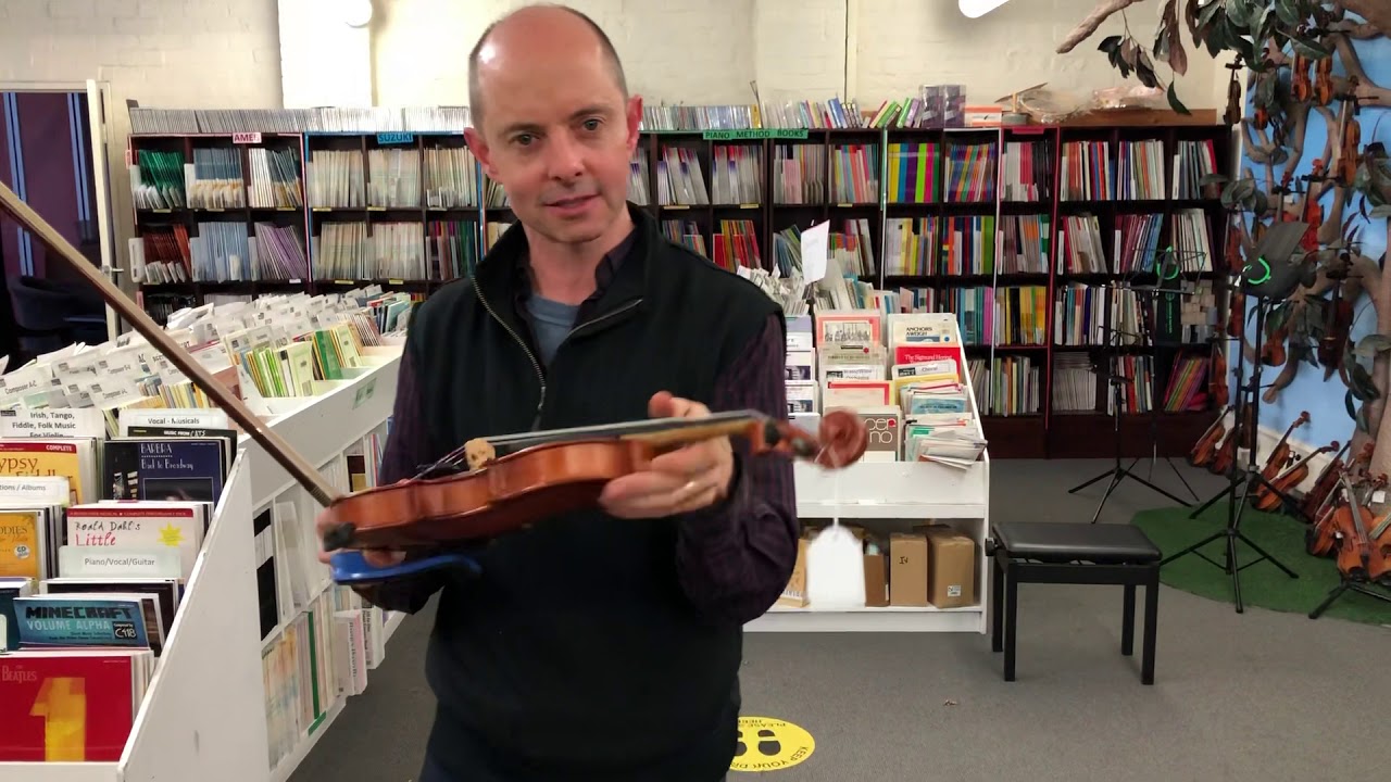 Comparing 1/4 size  violins for Tatiane  Struna and Gliga