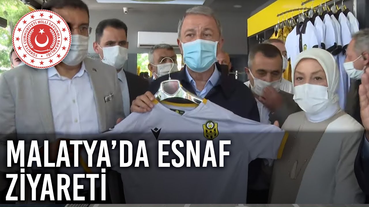 Millî Savunma Bakanı Hulusi Akar Malatya’da Esnafı Ziyaret Ederek Vatandaşlarla Sohbet Etti