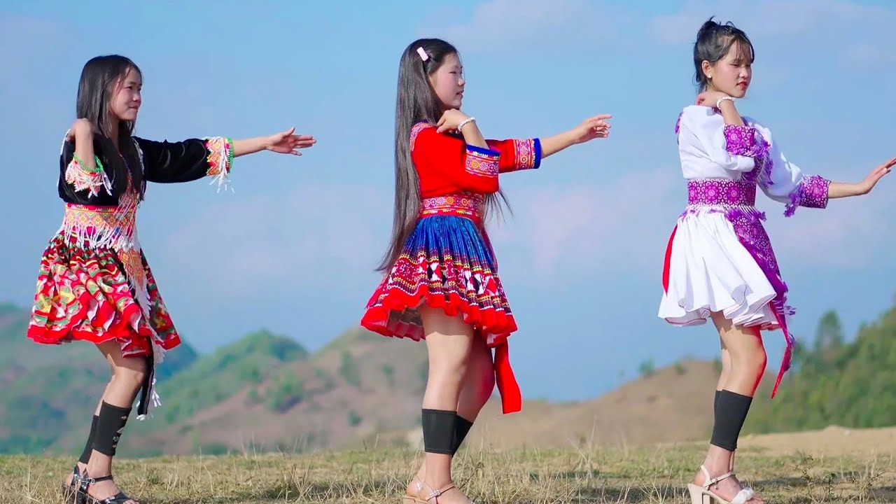Màn Nhảy Múa Tuyệt Đỉnh Trên Núi Cao Đẹp Có Mấy Em Gái Hmong Xinh Múa Rất Hay Ai Thấy Rồi Là Mê Luôn