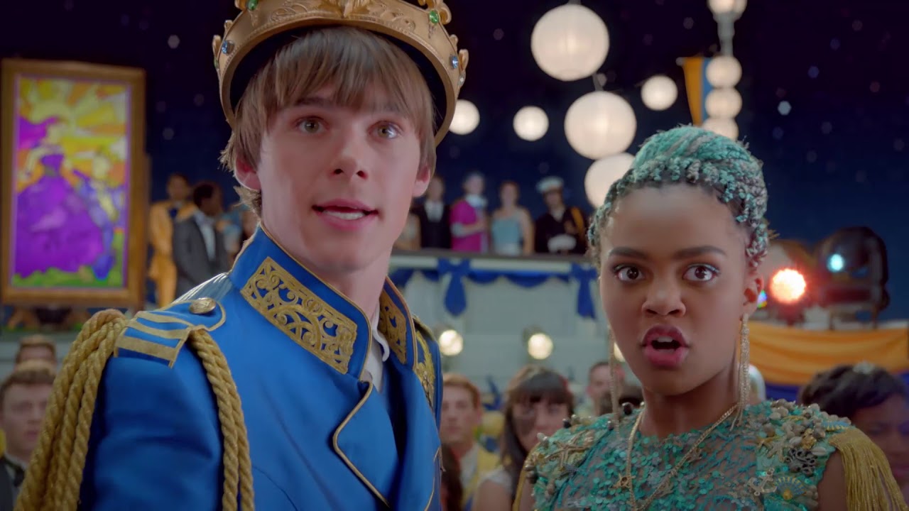 Baiser d'amour sinc&egrave;re | Descendants 2 | Disney Channel BE
