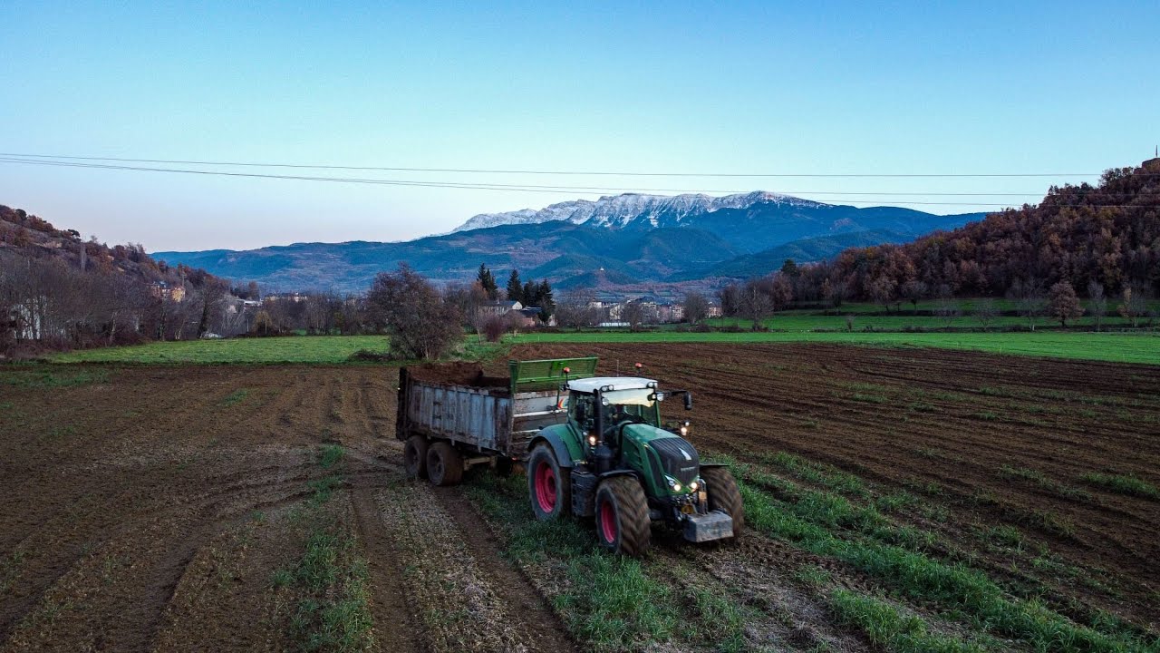 Estiercol - FENDT 824 Vario - Manure Spreading