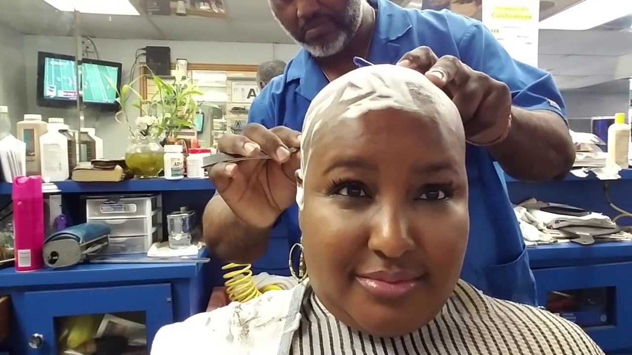 Ms Potato Head goes to Barbershop for wet shave! Unedited