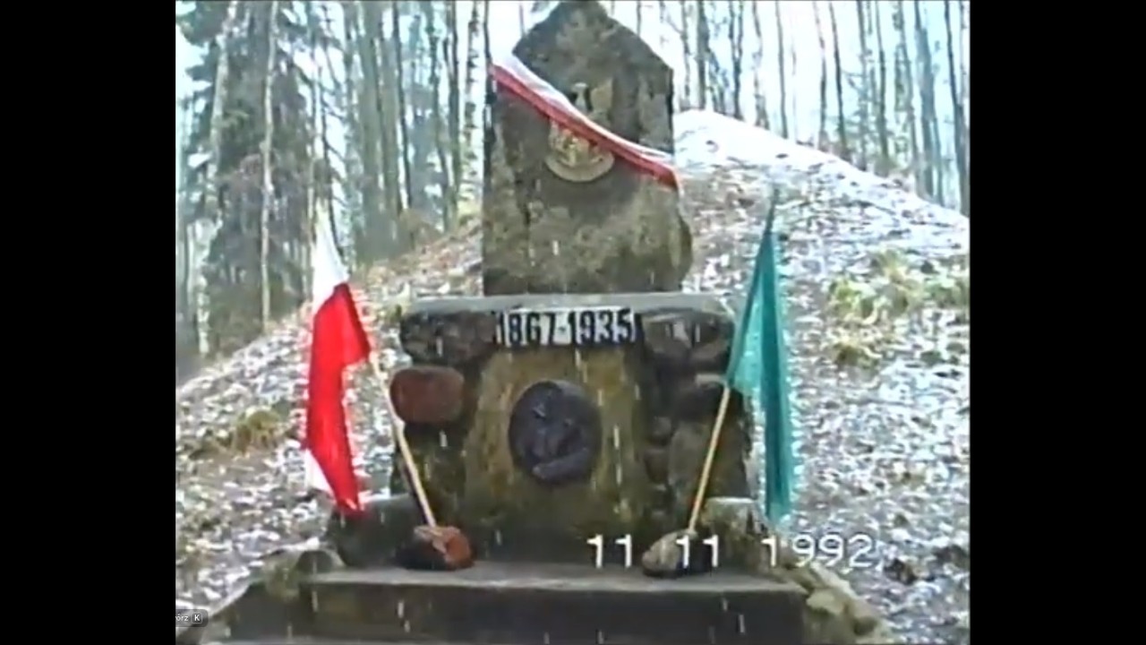 Odsłonięcie i poświęcenie orła wmurowanego w pomnik Marszałka Piłsudskiego. Brozowica, 11.11.1992 r.