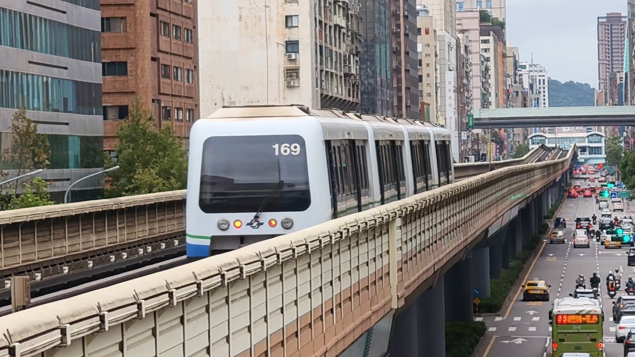 Taipei Metro Wenhu Line APM256/BT370 ride from Jiannan Road to Dazhi