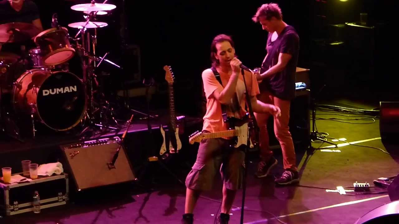Duman - Gözleri Kanlı - Adana Bonus Genç Konserleri - 1 Ekim 2013 - ses guzel