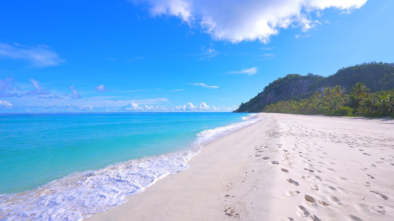 🏝 Turquoise Seychelles waters of the ocean 4K Ultra HD