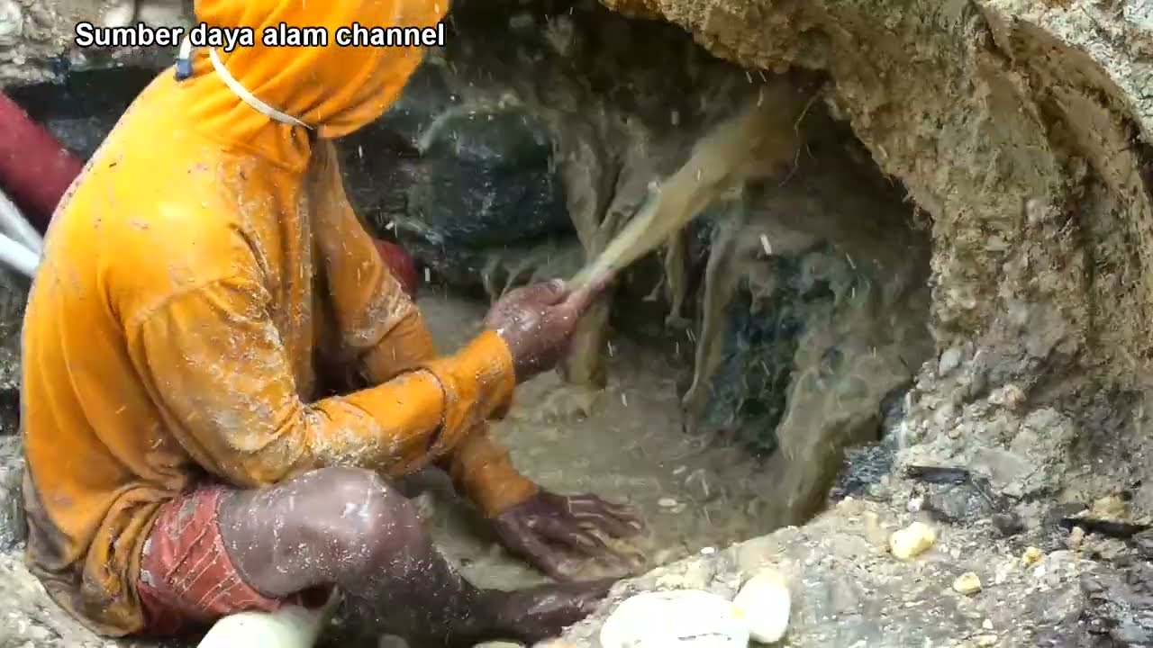 TAMBANG EMAS MINI HASILKAN PULUHAN JUTA | Mini mines produce kilograms of gold.