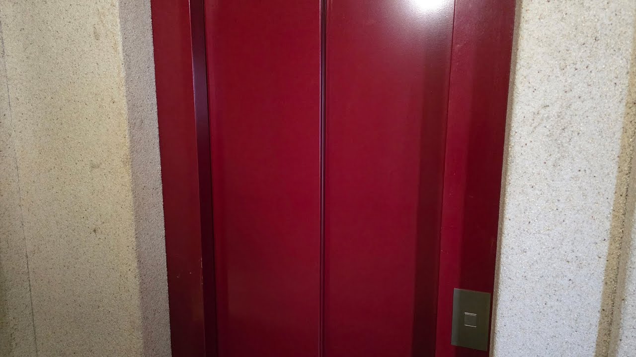 1990s Otis Europa traction elevator (Mod BBZ) In Effretikon, Switzerland