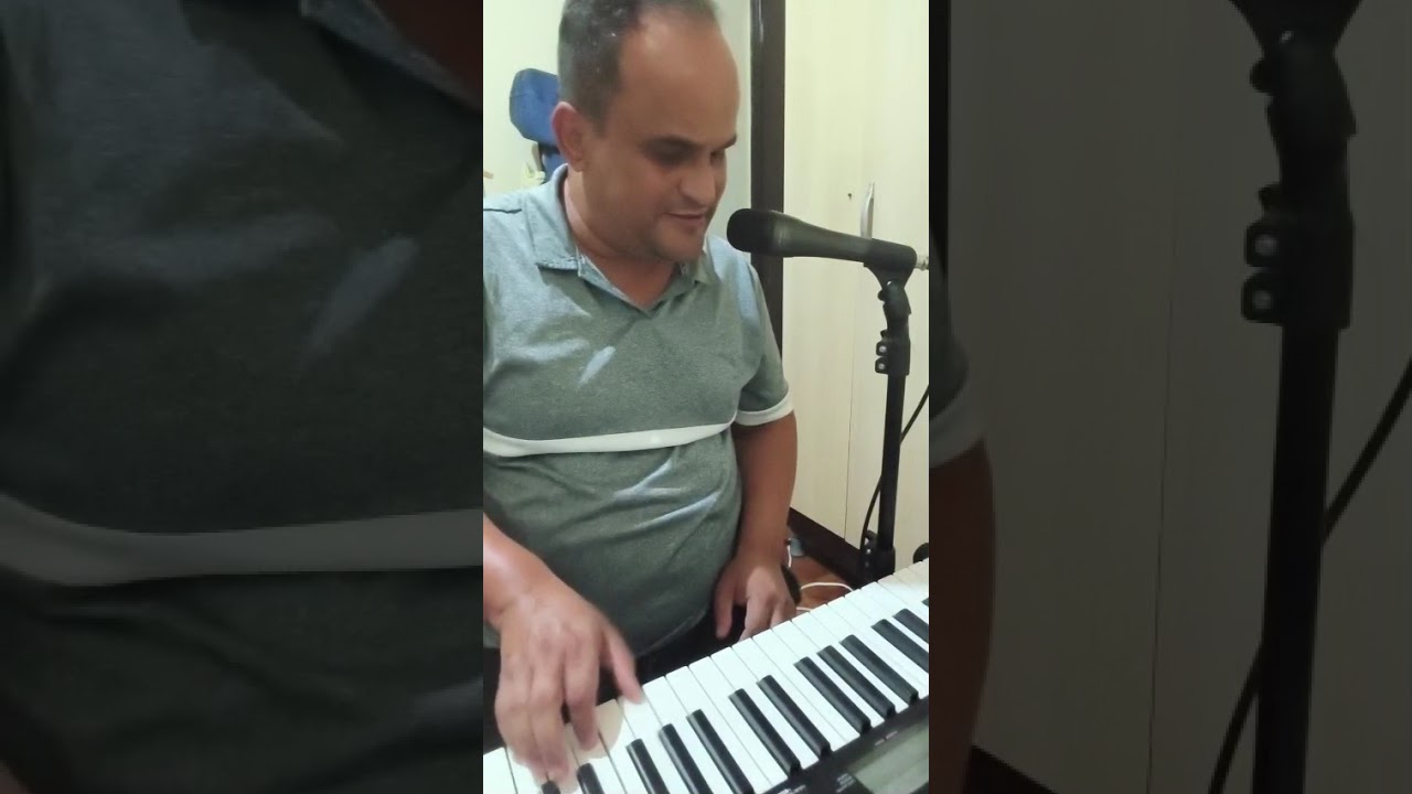 Aprendendo teclado primeiros acorda..,🎹🎹🎹🎹🙏🙏🙏😃😃😃😃