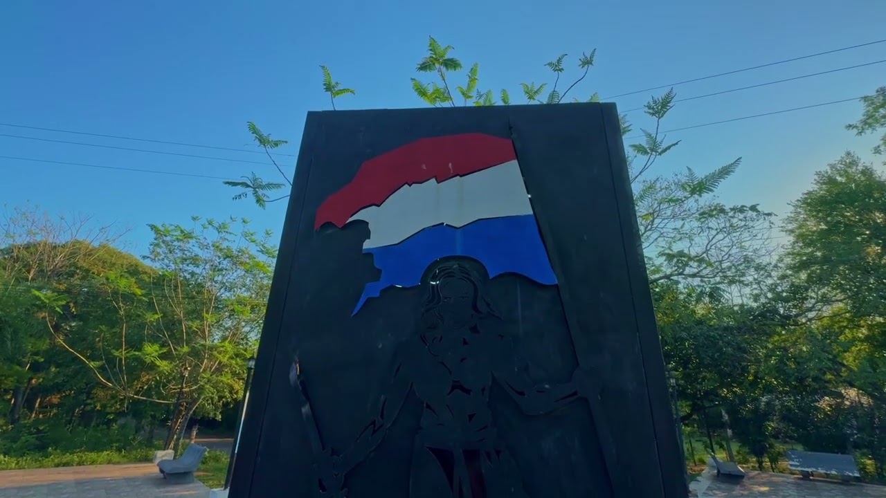 Monumento Lomas Valentinas