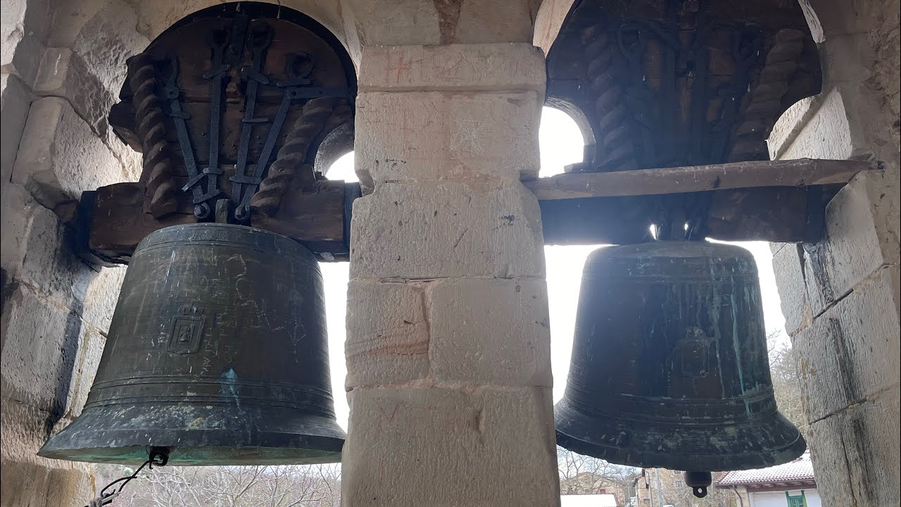 (Leva de Valdeporres) sala de campanas de la Iglesia de San Julián Obispo