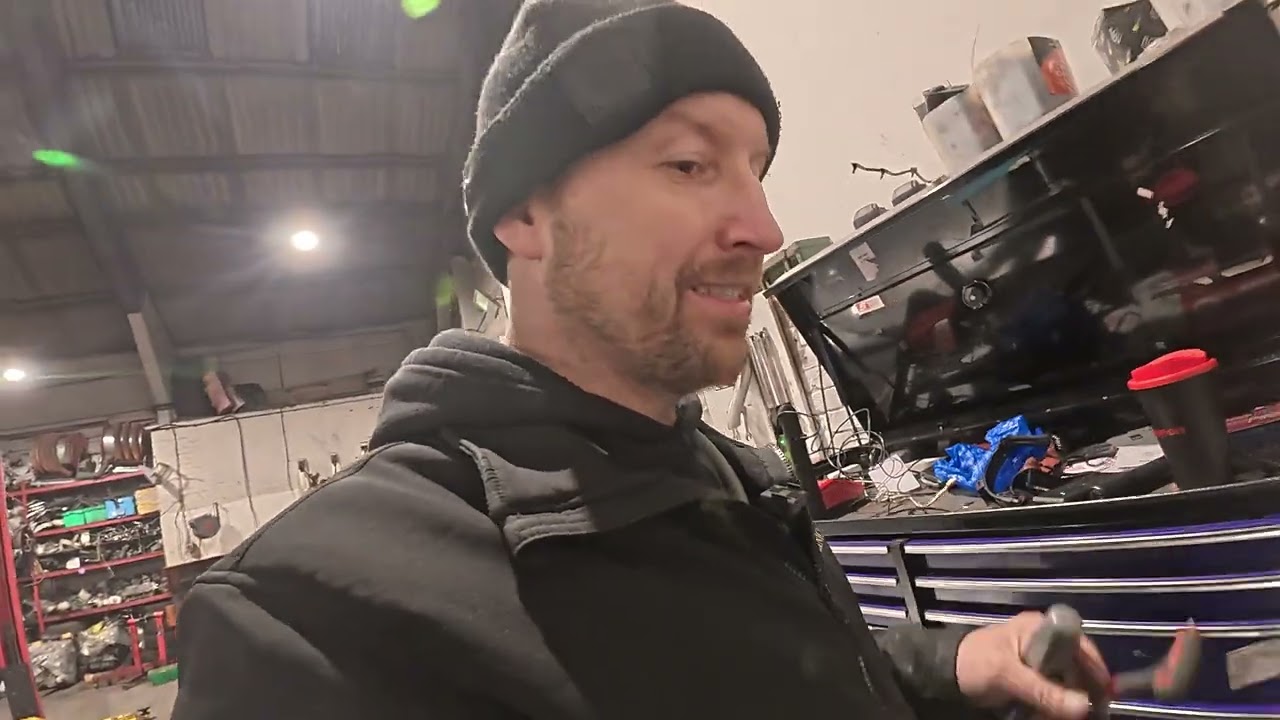 Mercedesa ciąg dalszy zobacz jakoś zregenerował alternator 🤯