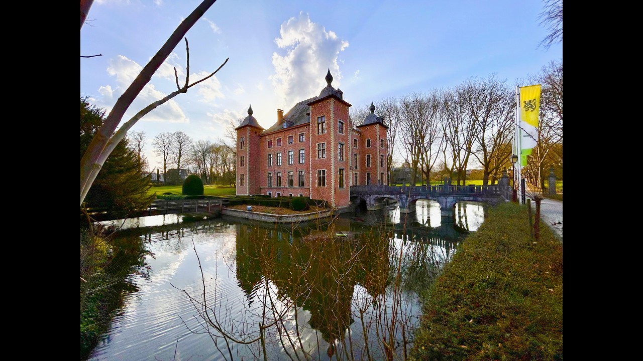 by DJI Neo 2 : Verborgen Parel in Sint-Pieters-Leeuw: Domein Coloma #domeincoloma #djineo2 #drone