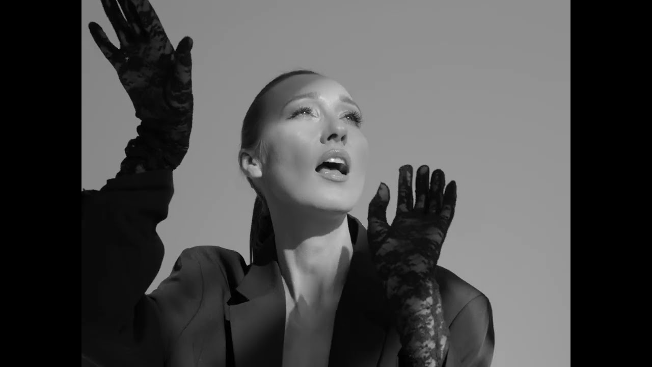 Karolina Ważna - Ten Moment (Official Video)