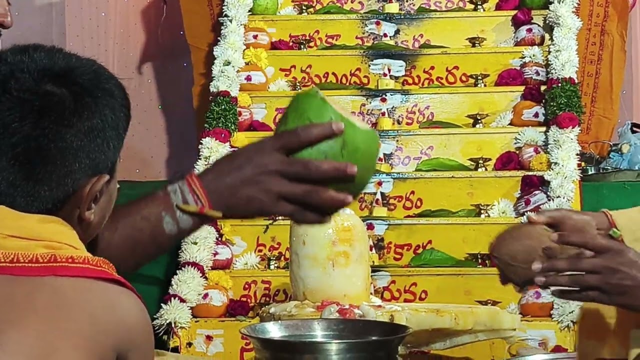 Padi pooja video bajana songs @crazypranks45 