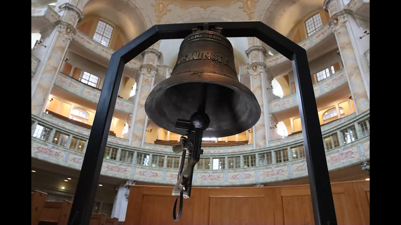 Michael Patrick Kellys #PeaceBell in der Frauenkirche