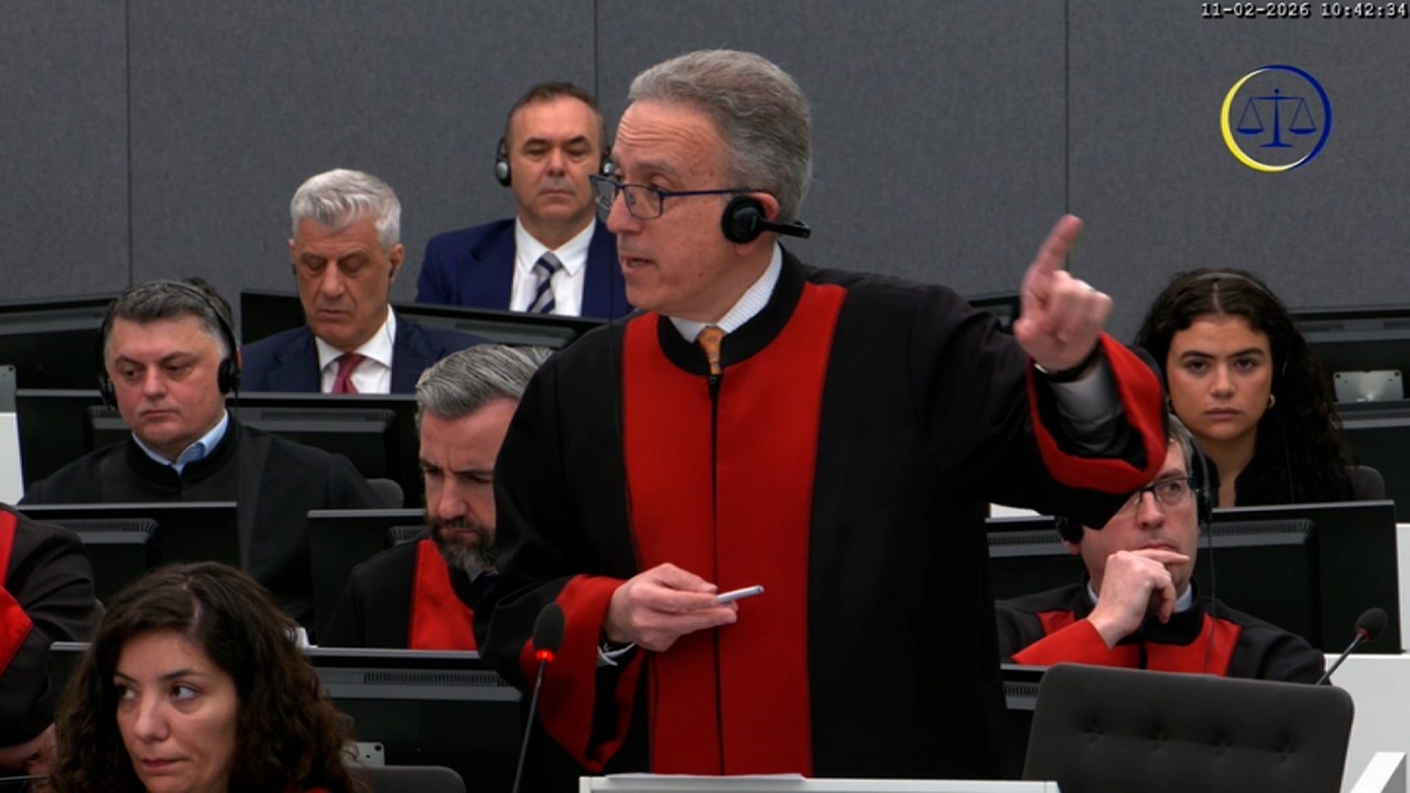 I menduar dhe i qetë, çfarë bënte Thaçi kur fliste avokati i tij?