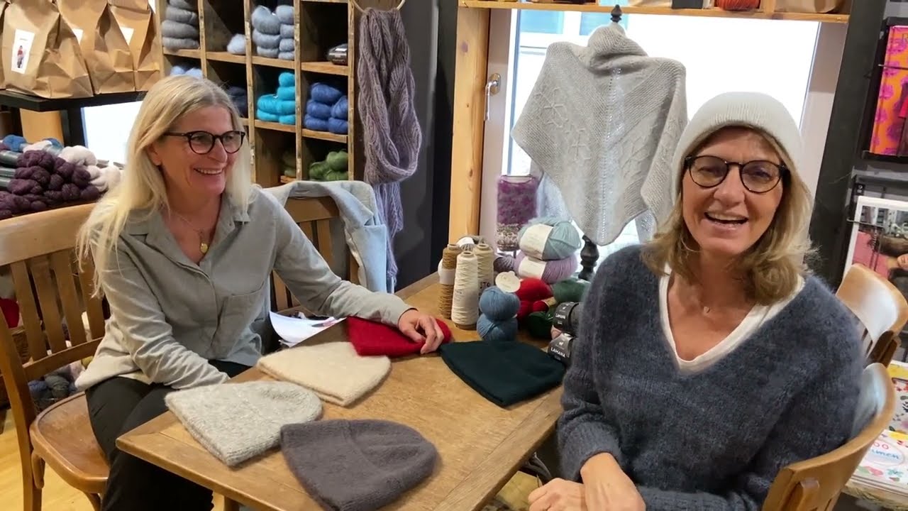 Sabine und Gudrun Fesl stellen Gudruns ALULA Hat vor - Die Mütze für 3 Wollstärken in je 3 Größen