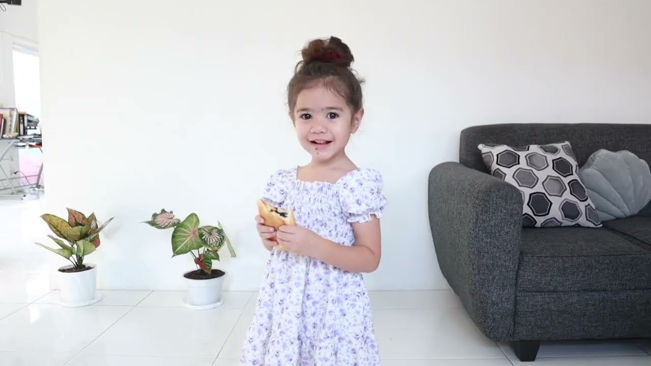 SATU KELUARGA NGINAP DI RUMAH TEMAN - MAKAN ENAK-ENAK TERUS