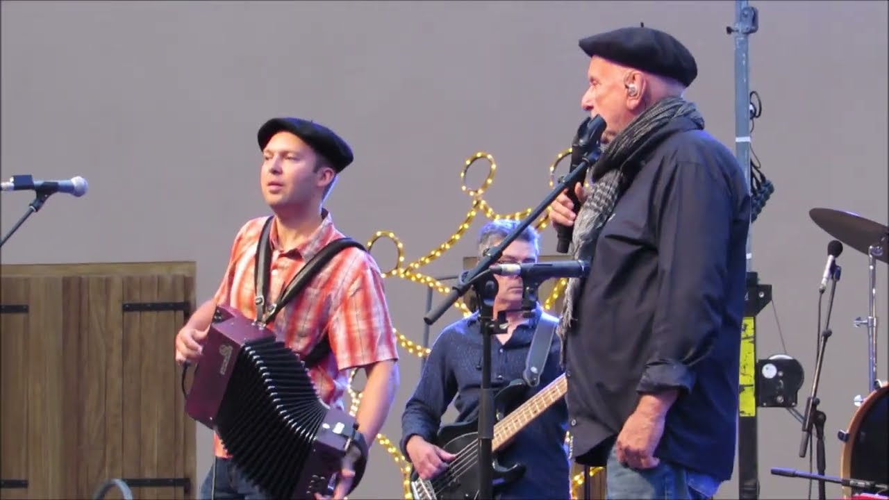 31au corsa Aran per sa Lengua - Concert du groupe NADAU - Vielha 27 juillet 2025 - Vidéo 12/15