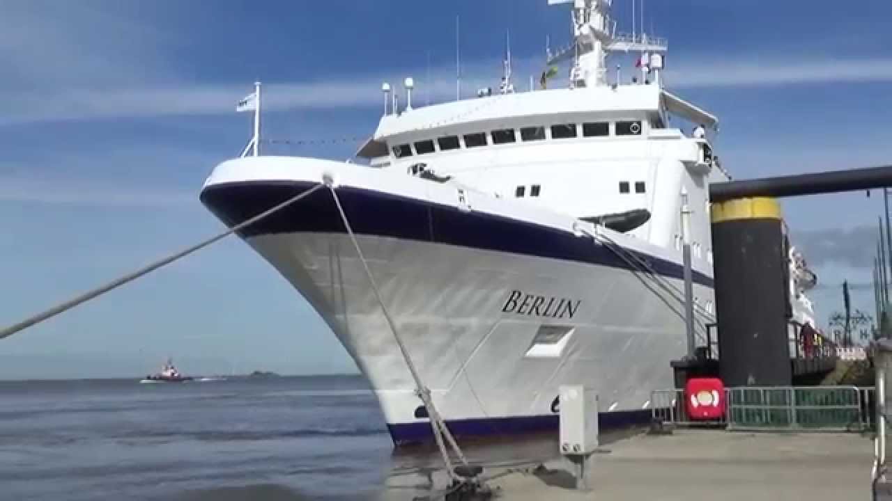 MS BERLIN in Bremerhaven, Anlegen Seebäderkaje 10.09.2015