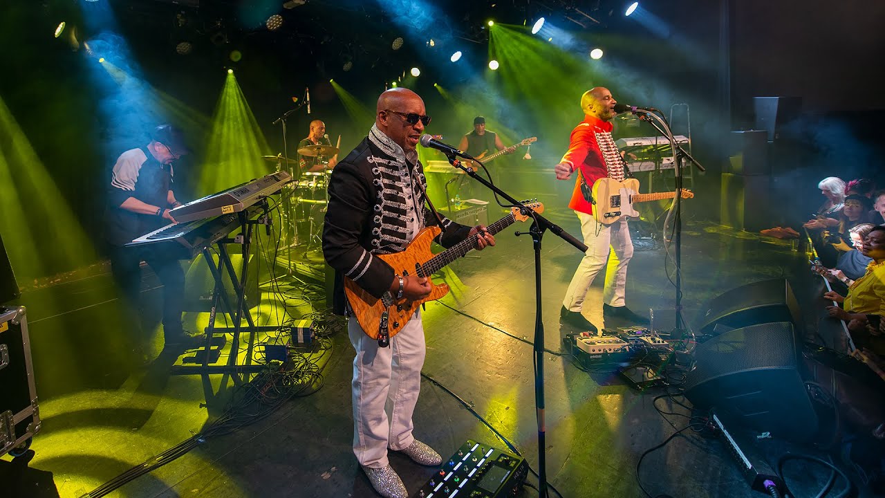 B B & Q Band - On The Beat