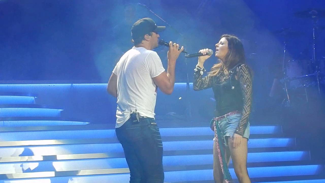 Luke Bryan & Karen Fairchild - Home Alone Tonight - Burgettstown, PA (7/22/16)