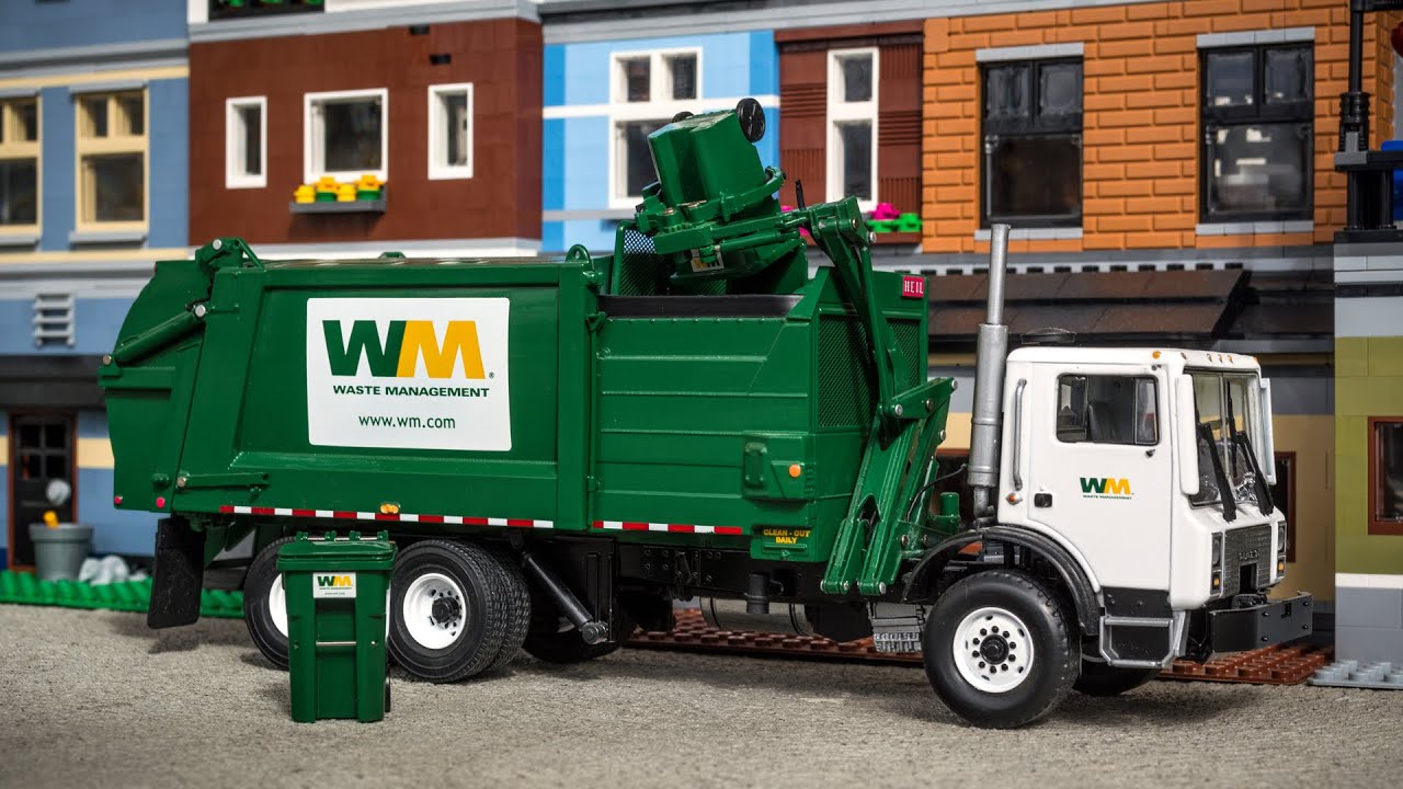 First Gear Mack MR - Heil DuraPack Python Garbage Truck