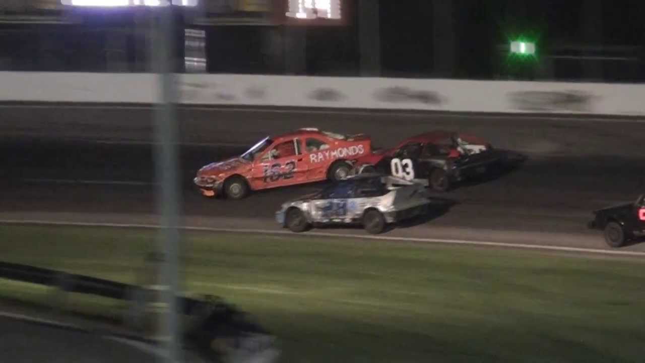 4-Cylinder Pure Stocks Final Laps @ Lee 10/13/2013