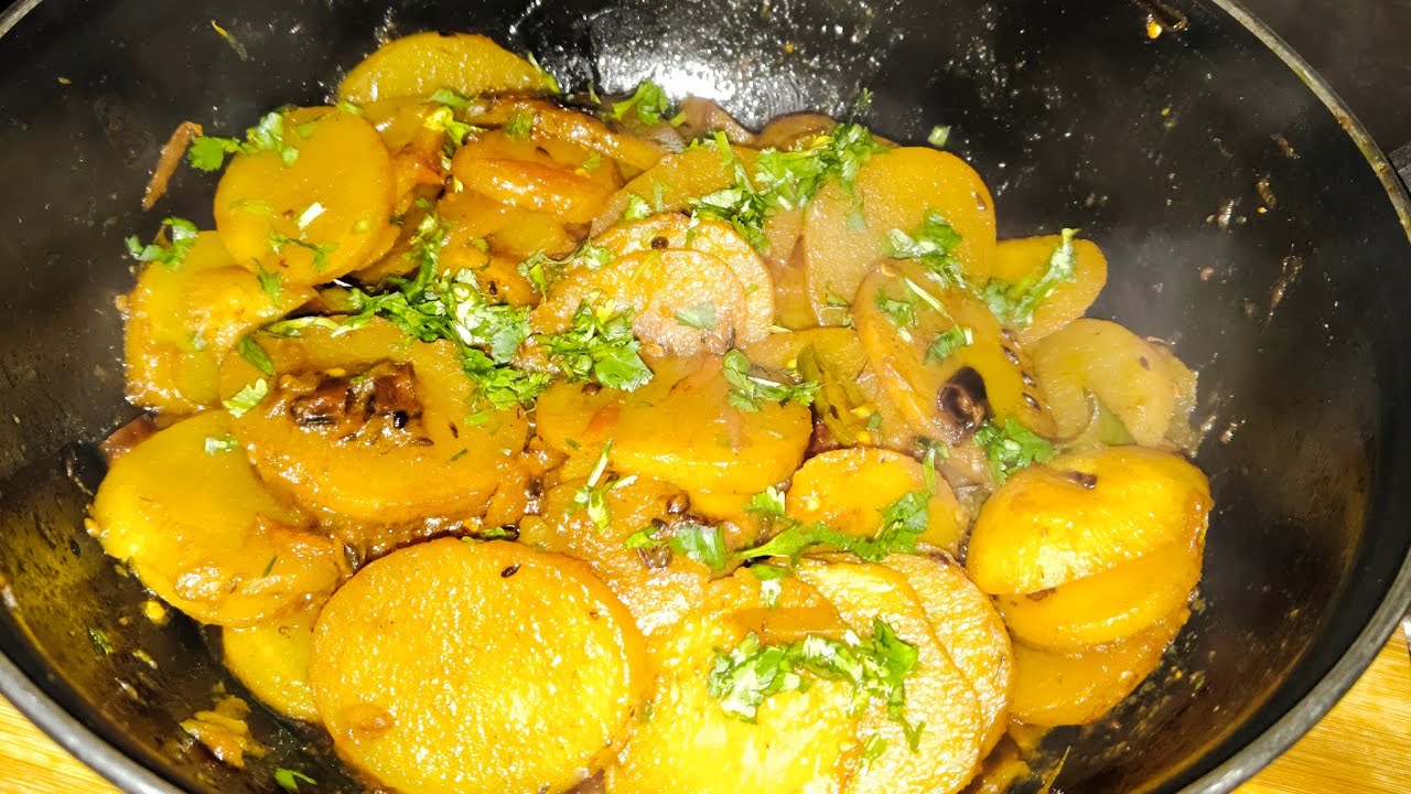 खड़े मसालों मे आलू की कतली बनाने का आसान तरीक़ा #recipe #arzaika 