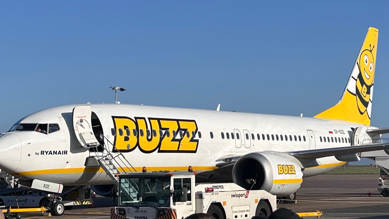 Onboard Buzz - Boeing 737 Max 8-200 (SP-RZE) Take Off from East Midlands - UK (EGNX) 16/08/24