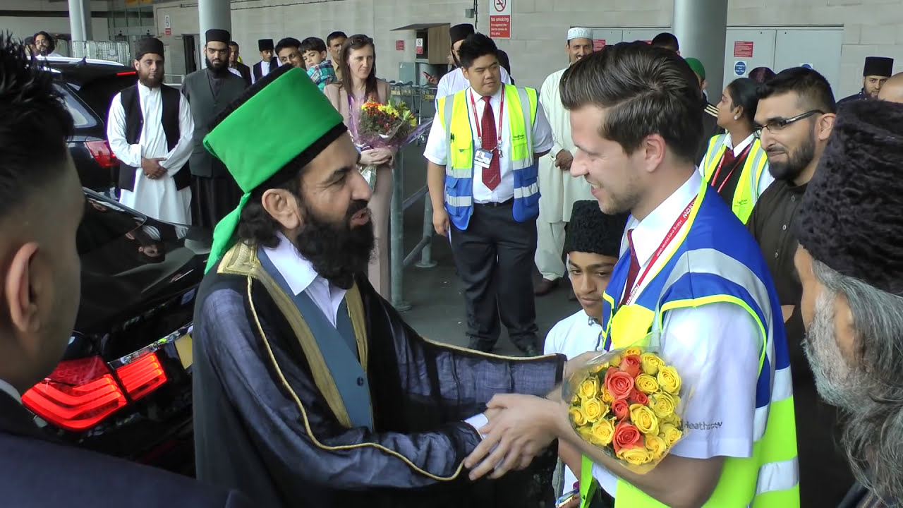 Shayukh of Eidgah Sharif arrival at Heathrow airport London 09/08/14