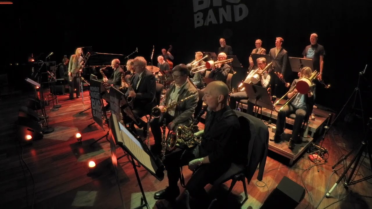 Monday Night Big Band & Tilde Schweitzer plays Moonglow