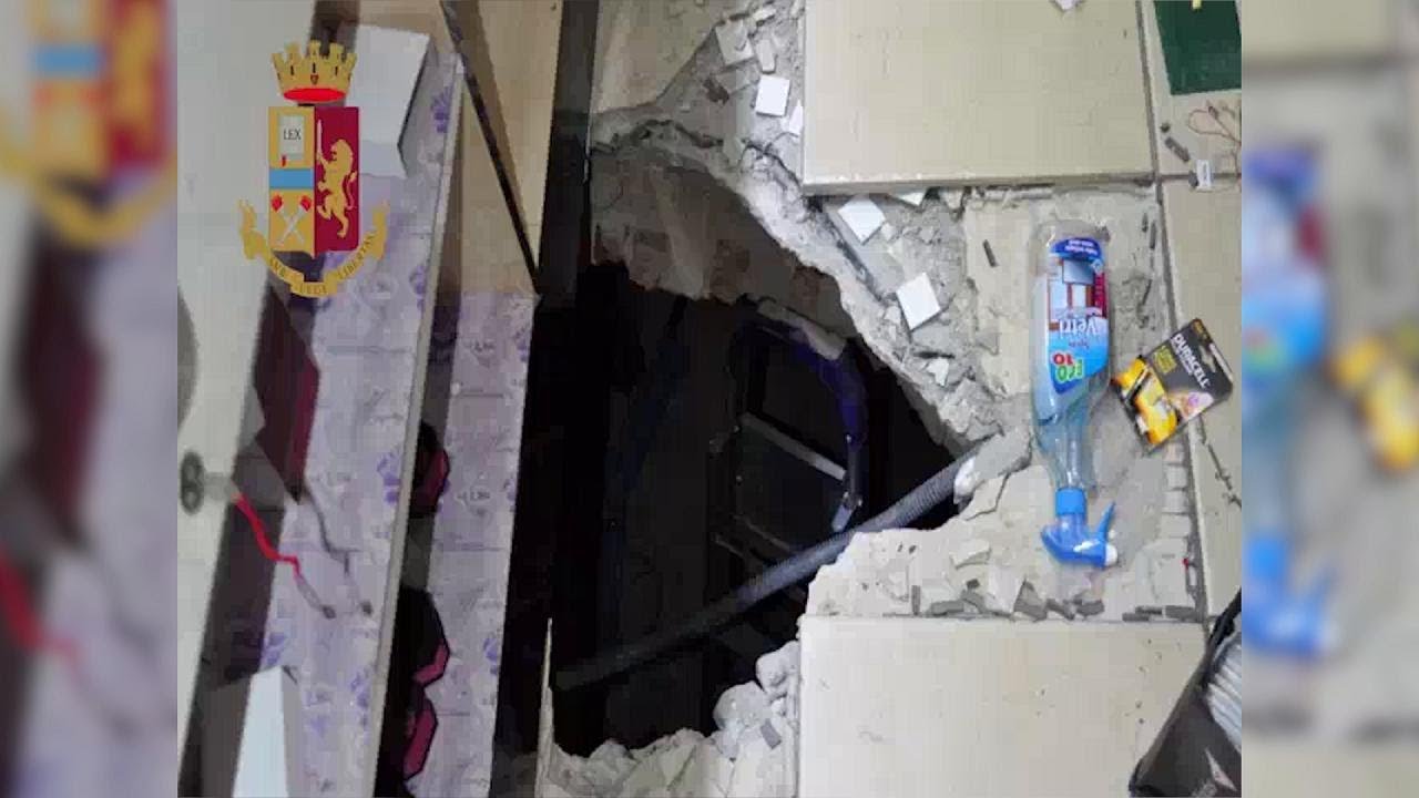 Milano, furto nella gioielleria passando dalla cantina: presa la 