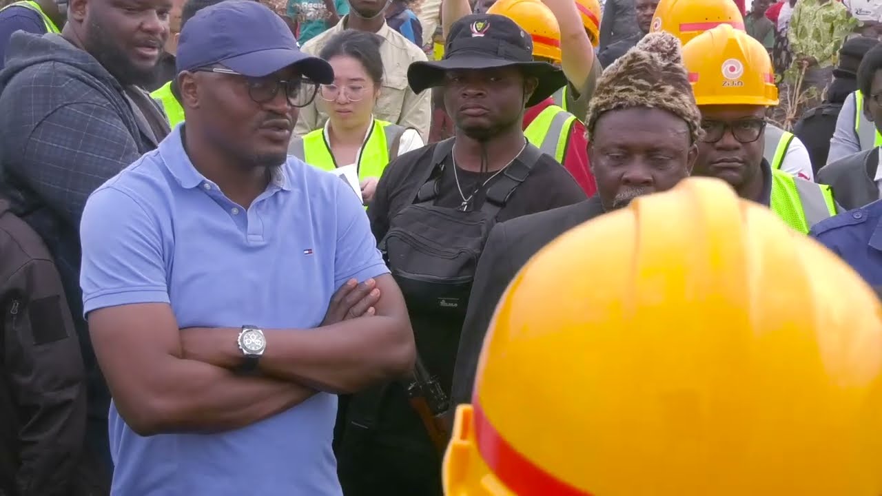 Le Gouv. Christian KITUNGWA inspecte le site de 40 ha pour la construction du géant port de Kalemie