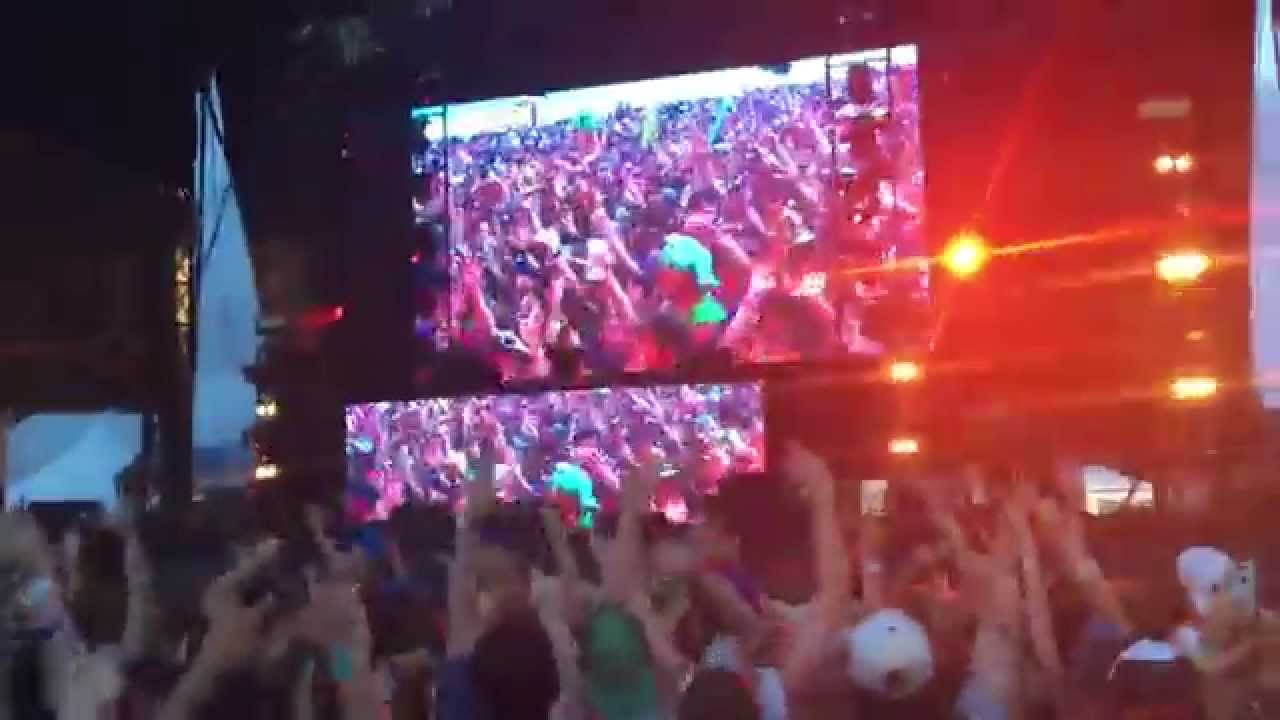 Skrillex Hangout Fest 2015 first 10 minutes